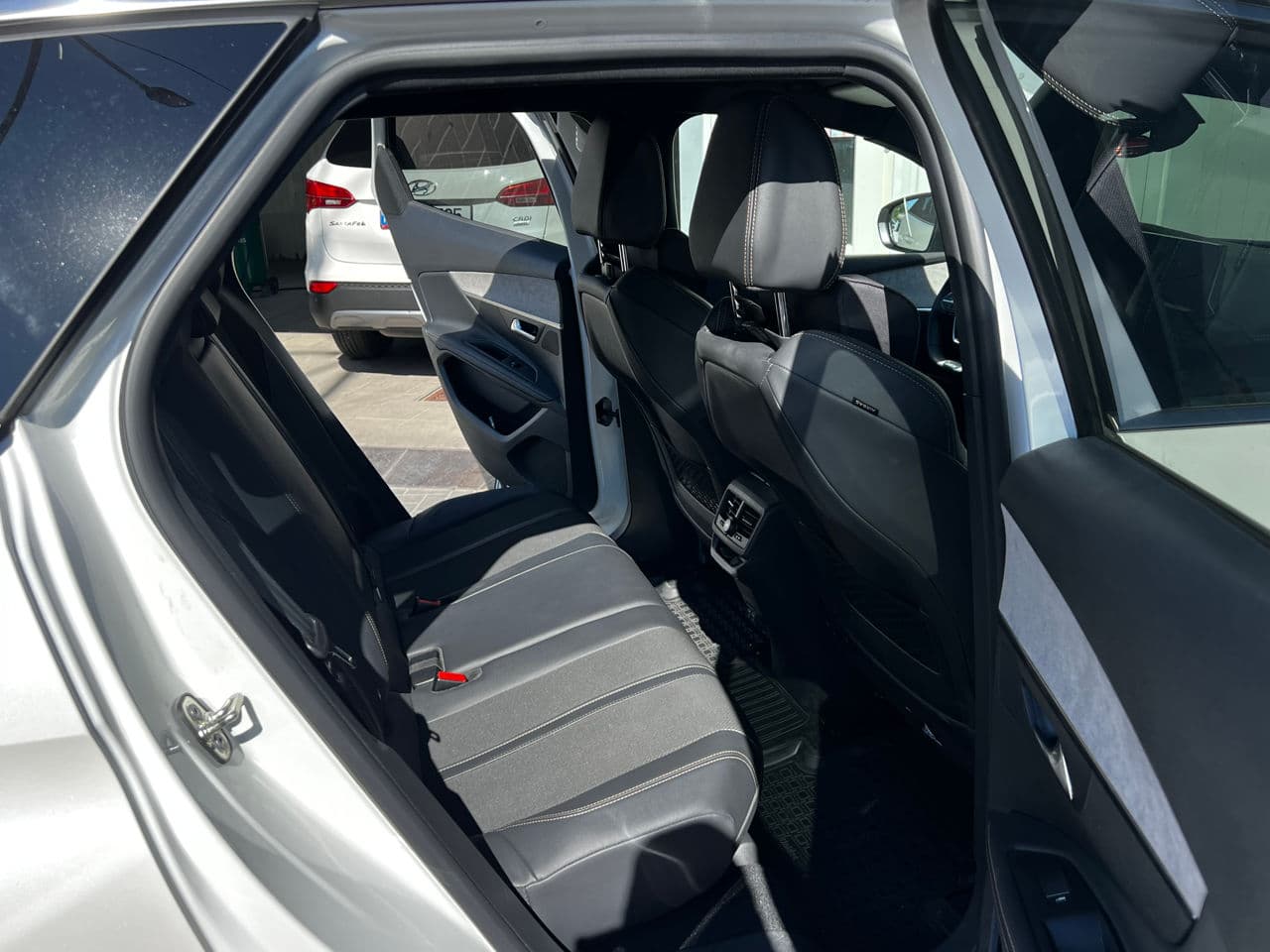2023 Peugeot 3008 — Miniatură 17