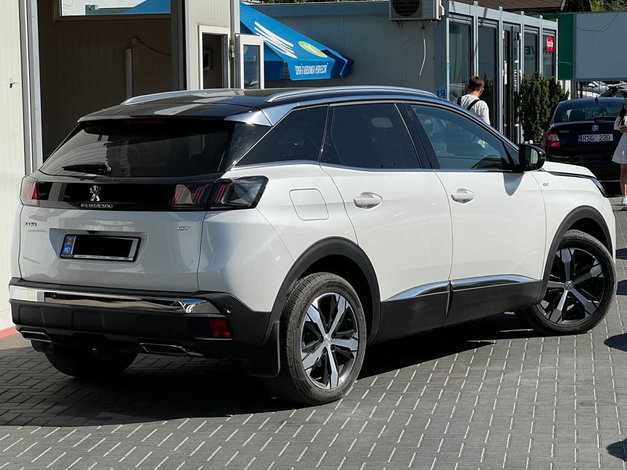 2023 Peugeot 3008 — Miniatură 2
