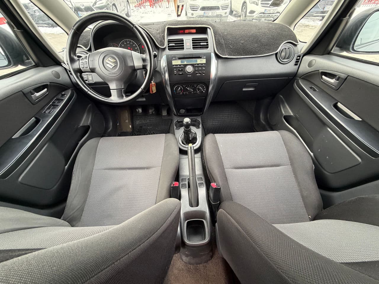 2010 Suzuki SX4 — Miniatură 9