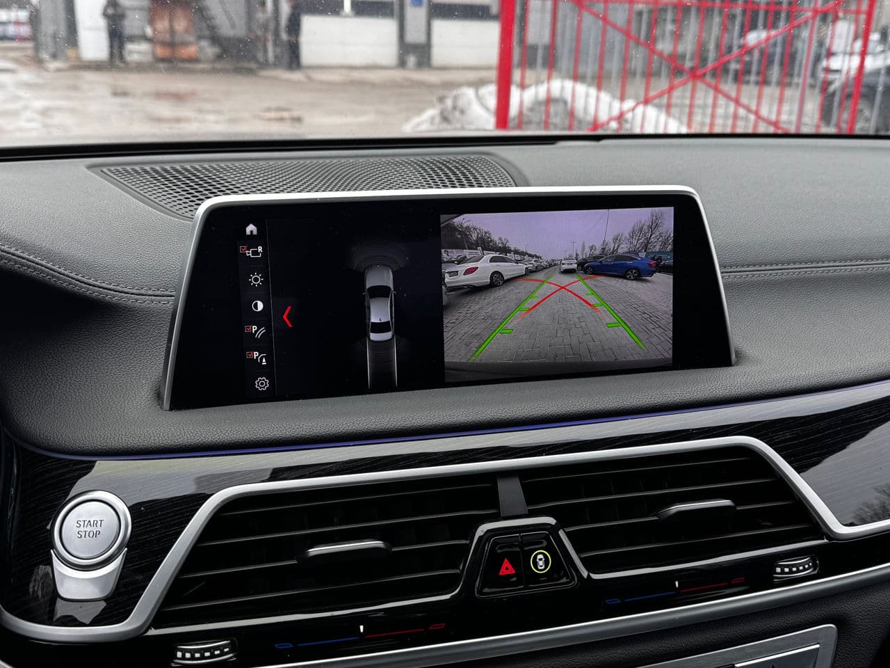 2017 BMW 740e — Miniatură 10