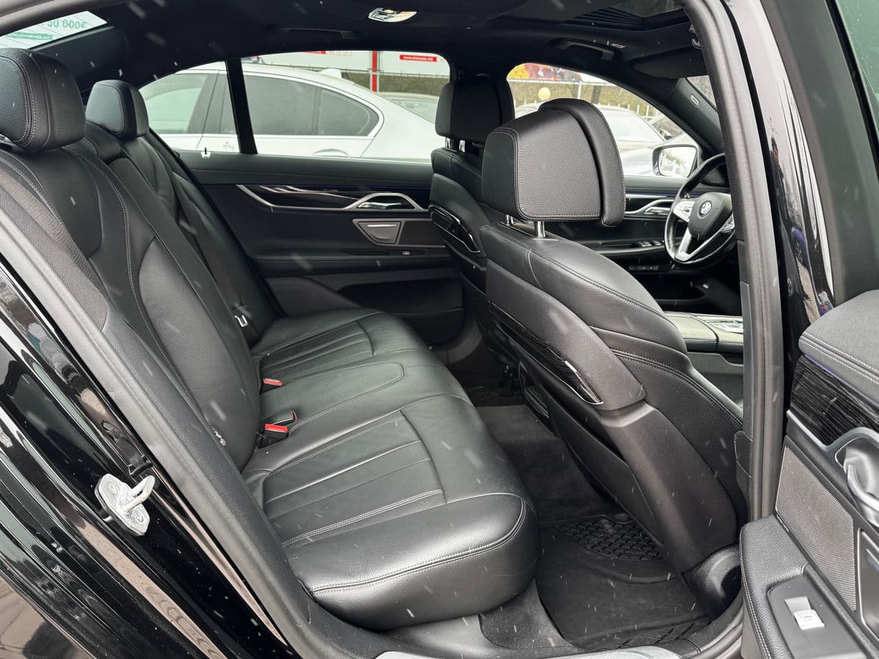 2017 BMW 740e — Miniatură 21