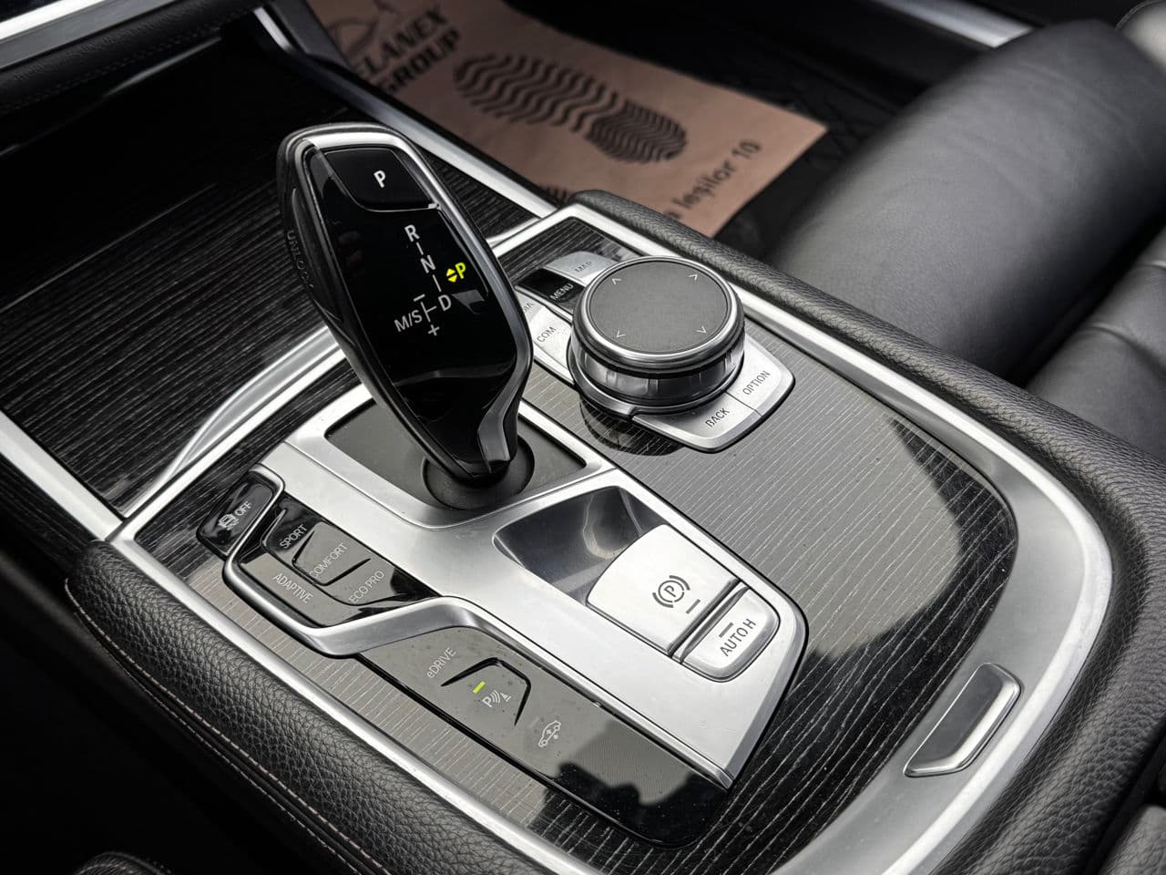 2017 BMW 740e — Miniatură 12