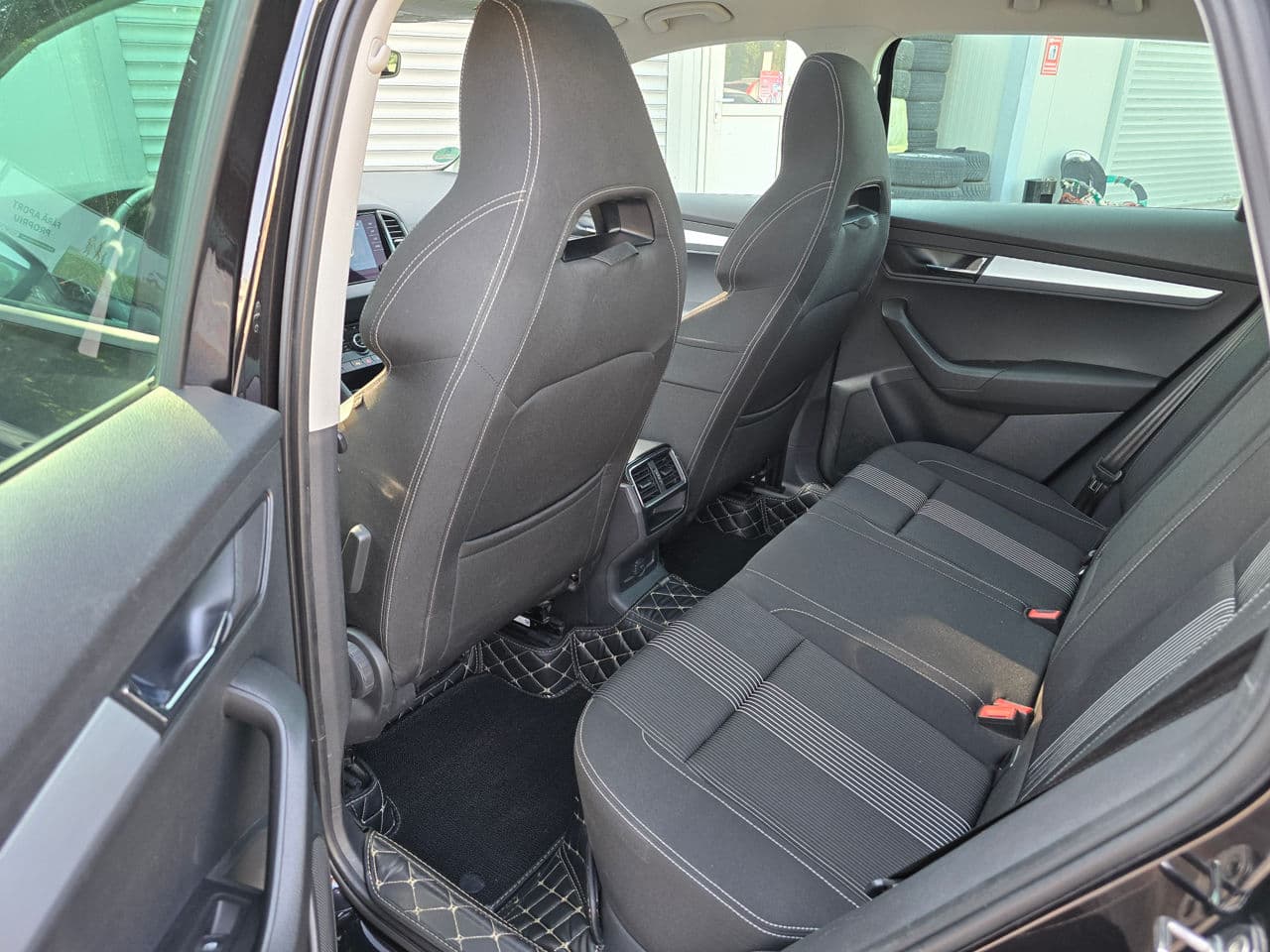 2018 Skoda Karoq — Miniatură 16