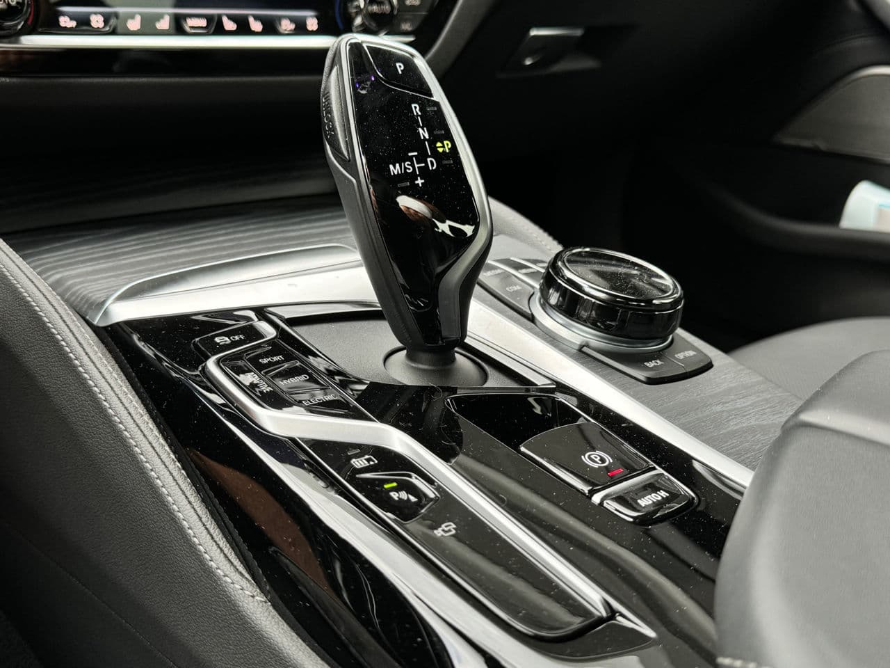 BMW 530e 2020 — Миниатюра 11
