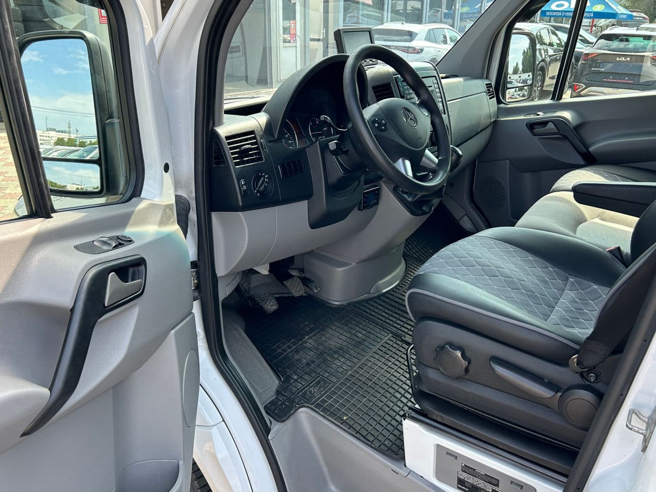 2011 Mercedes Sprinter — Miniatură 5