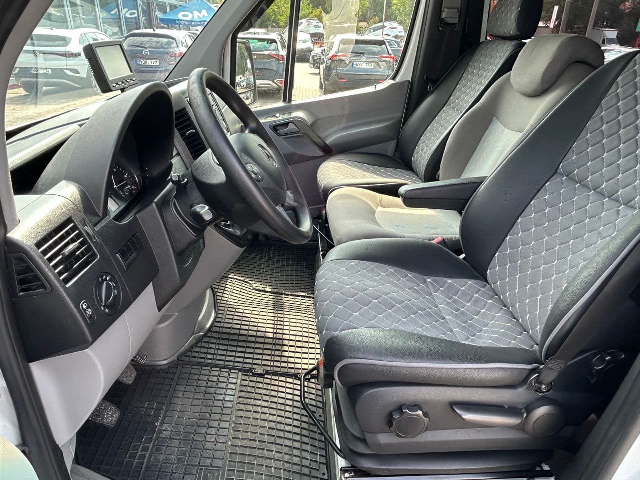 2011 Mercedes Sprinter — Miniatură 7