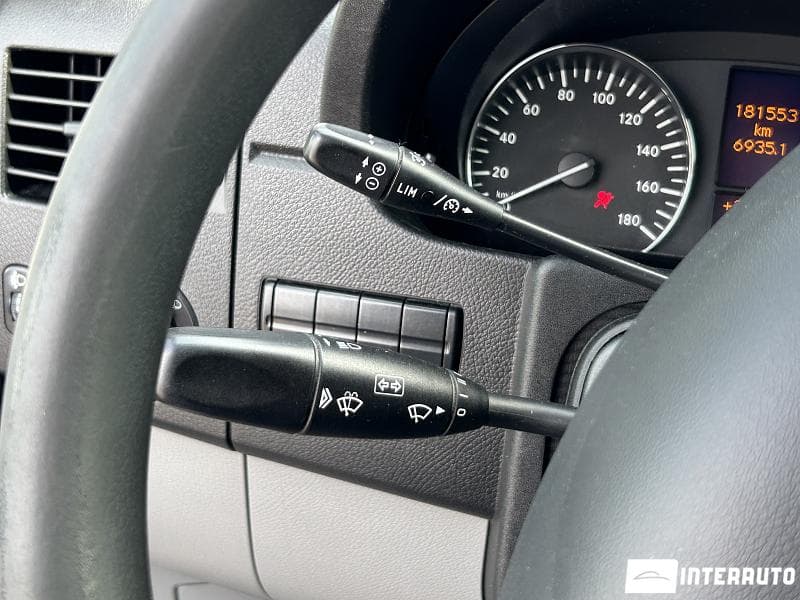 2011 Mercedes Sprinter — Miniatură 10