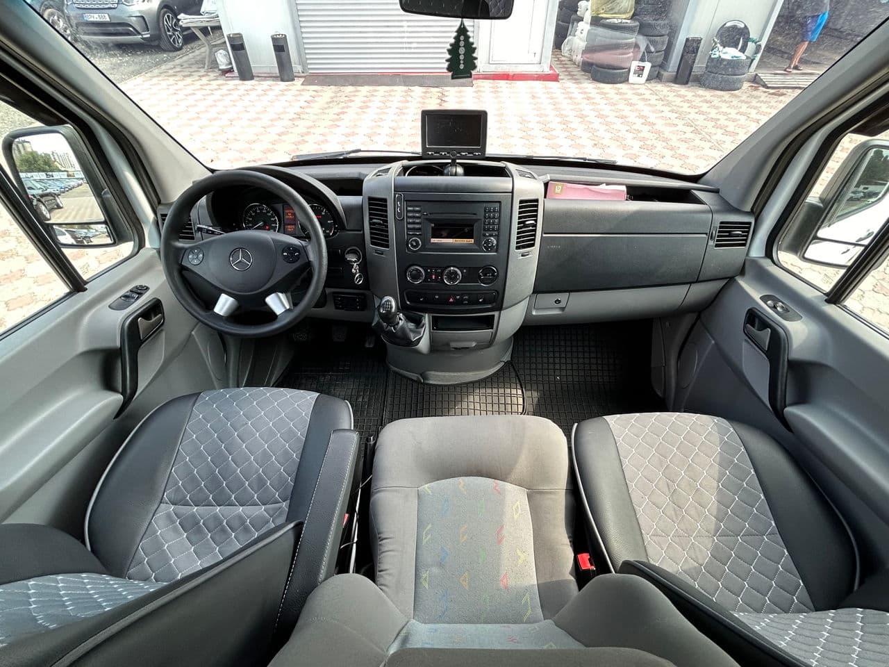 2011 Mercedes Sprinter — Miniatură 8