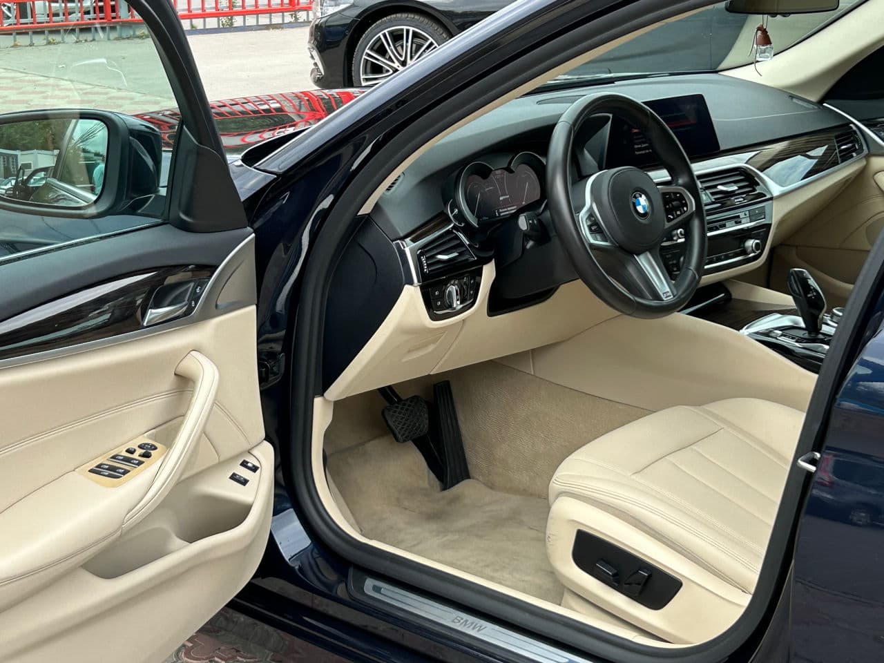 2019 BMW 530e — Miniatură 5