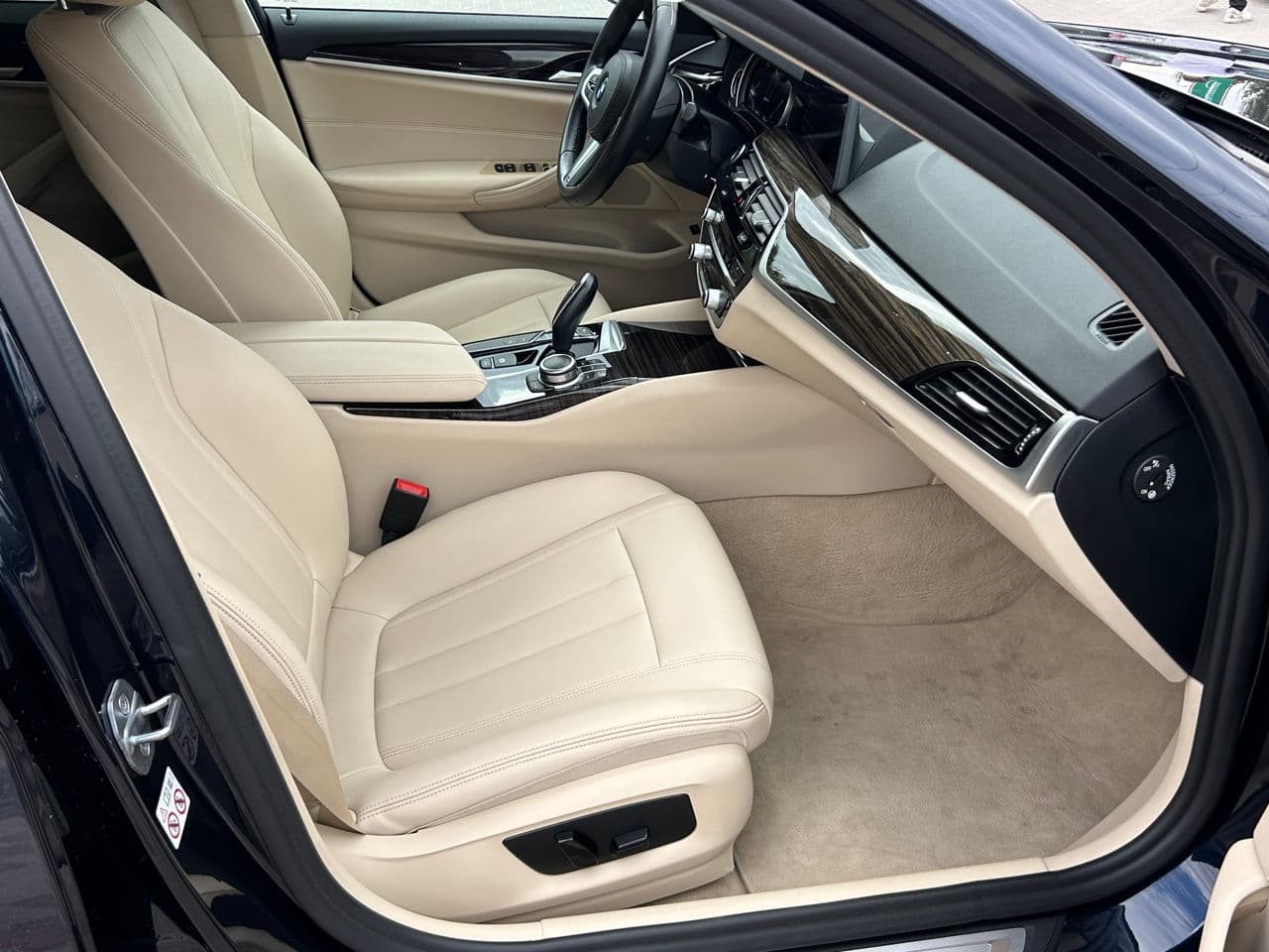 2019 BMW 530e — Miniatură 14
