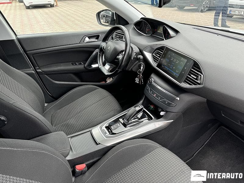 Peugeot 308 2018 — Миниатюра 17