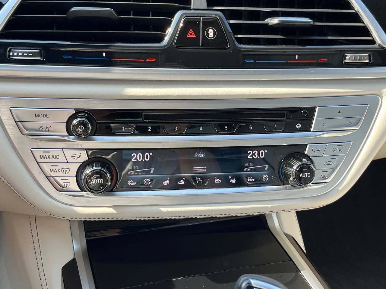 2020 BMW 745e — Miniatură 14