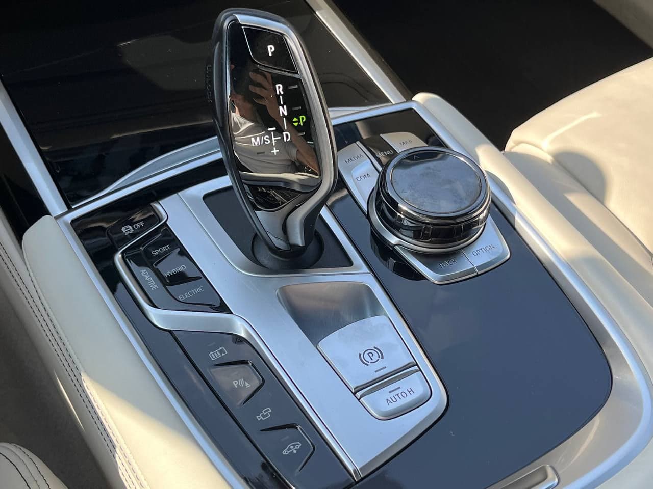2020 BMW 745e — Miniatură 15
