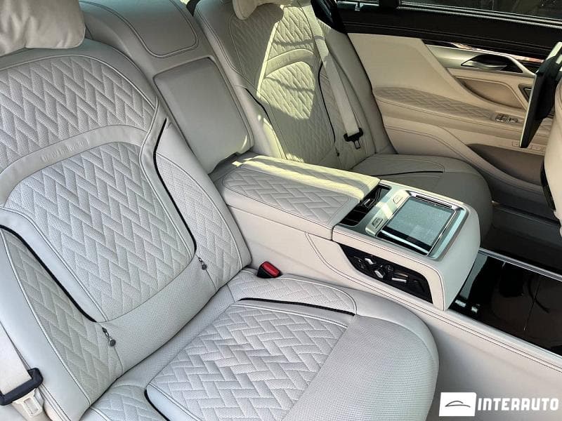 2020 BMW 745e — Miniatură 19