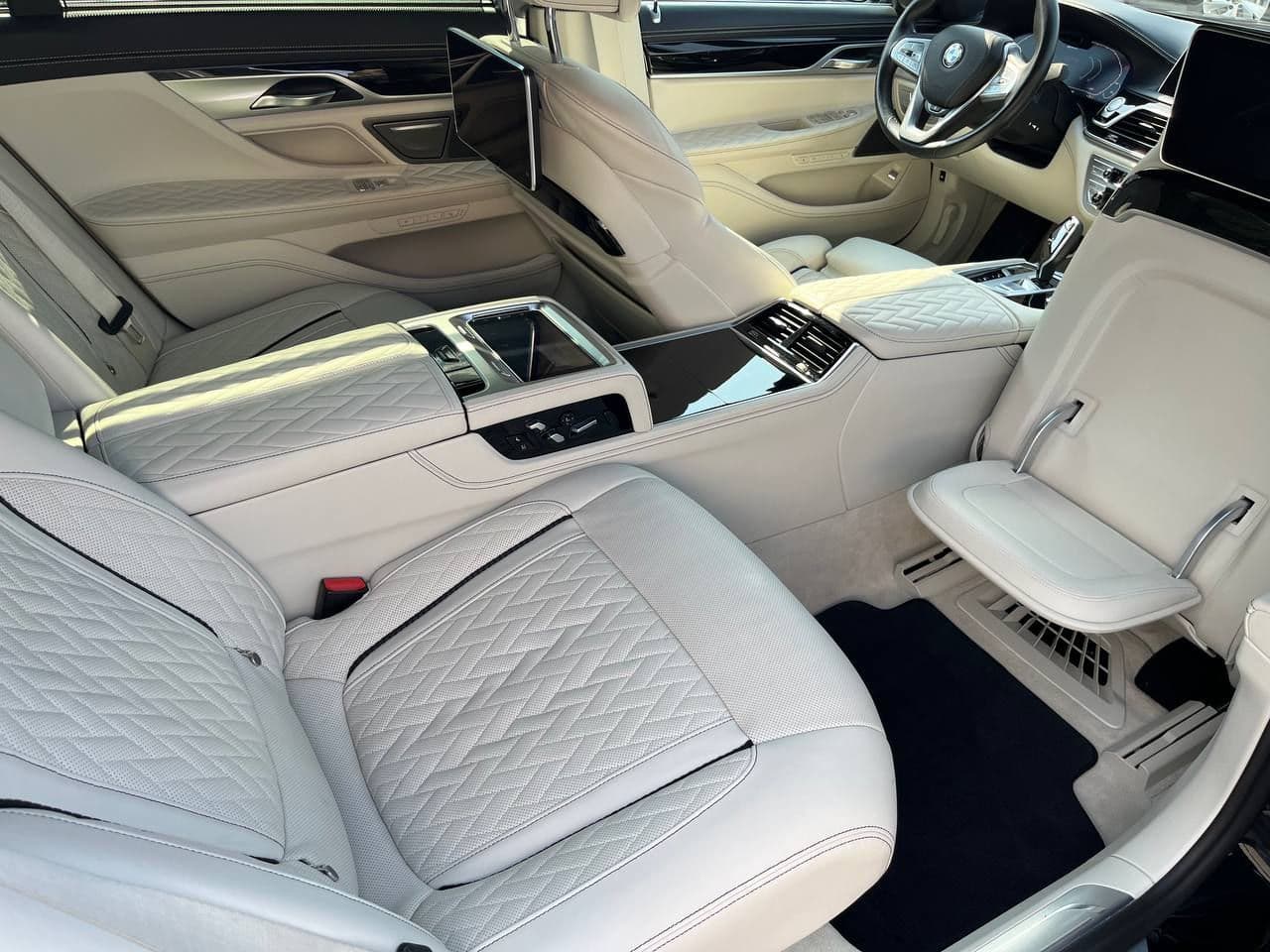 2020 BMW 745e — Miniatură 20