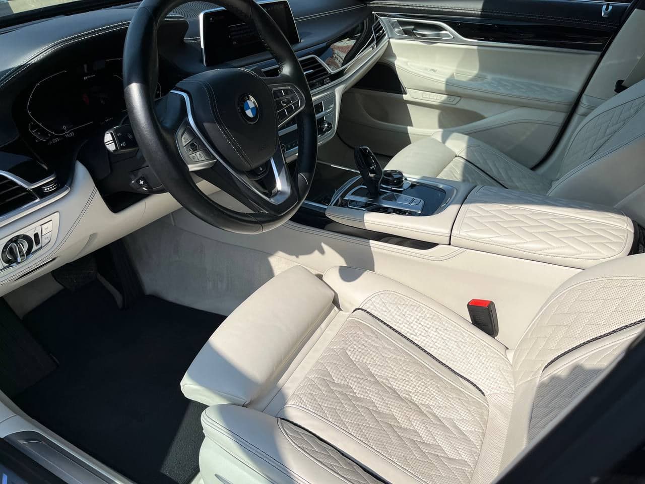 2020 BMW 745e — Miniatură 6