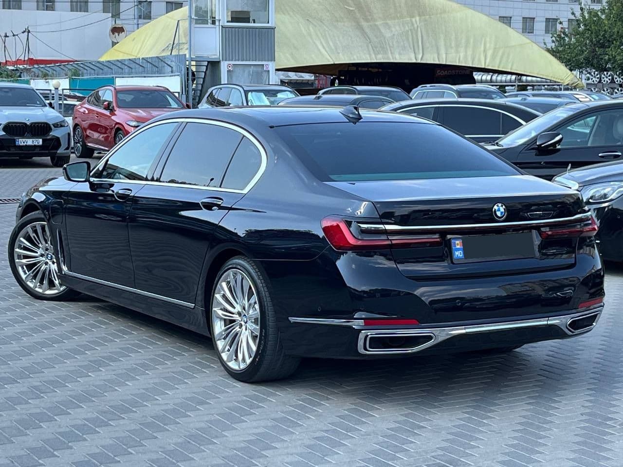 2020 BMW 745e — Miniatură 2
