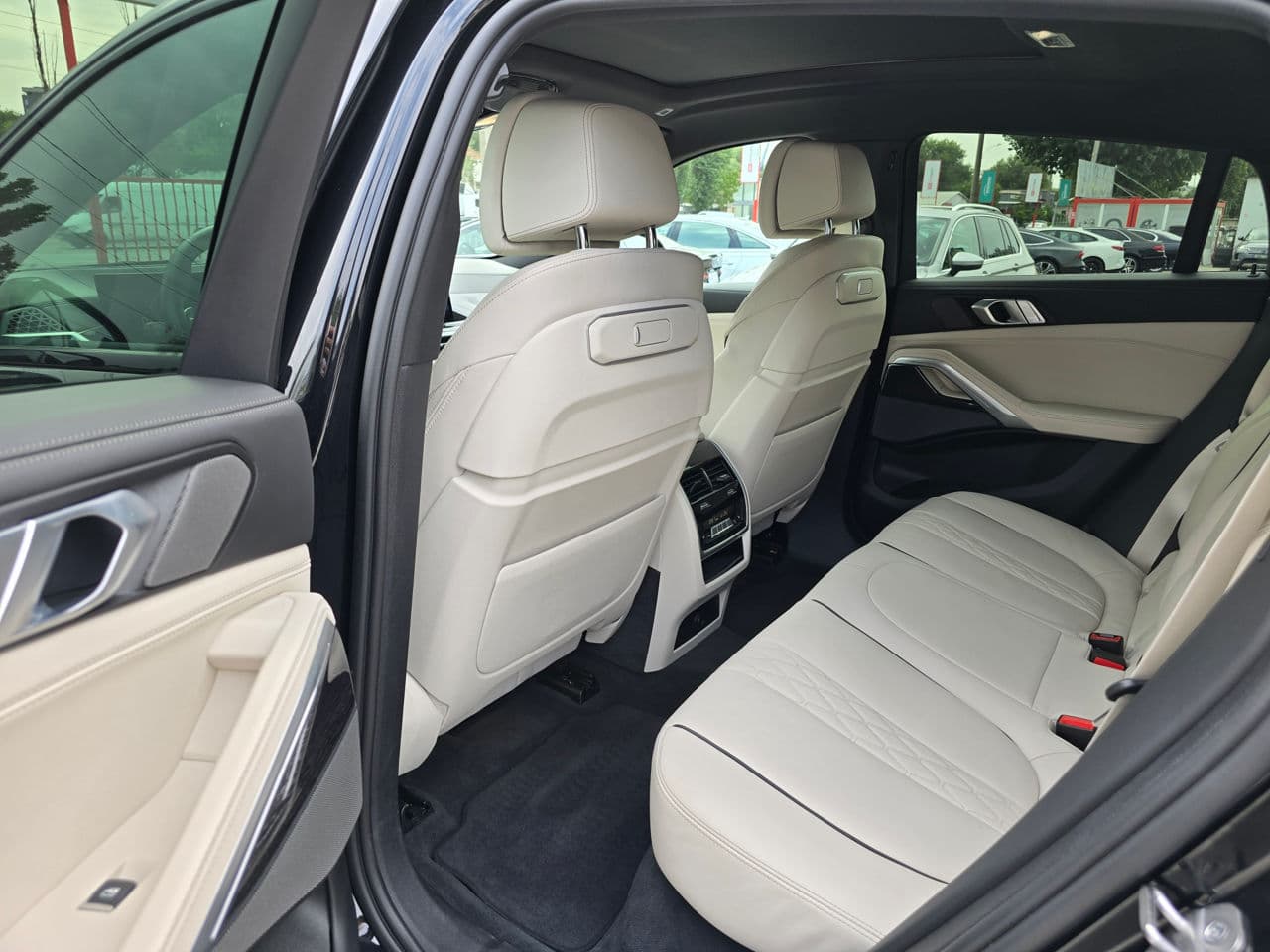2023 BMW X6 4.0i — Miniatură 25