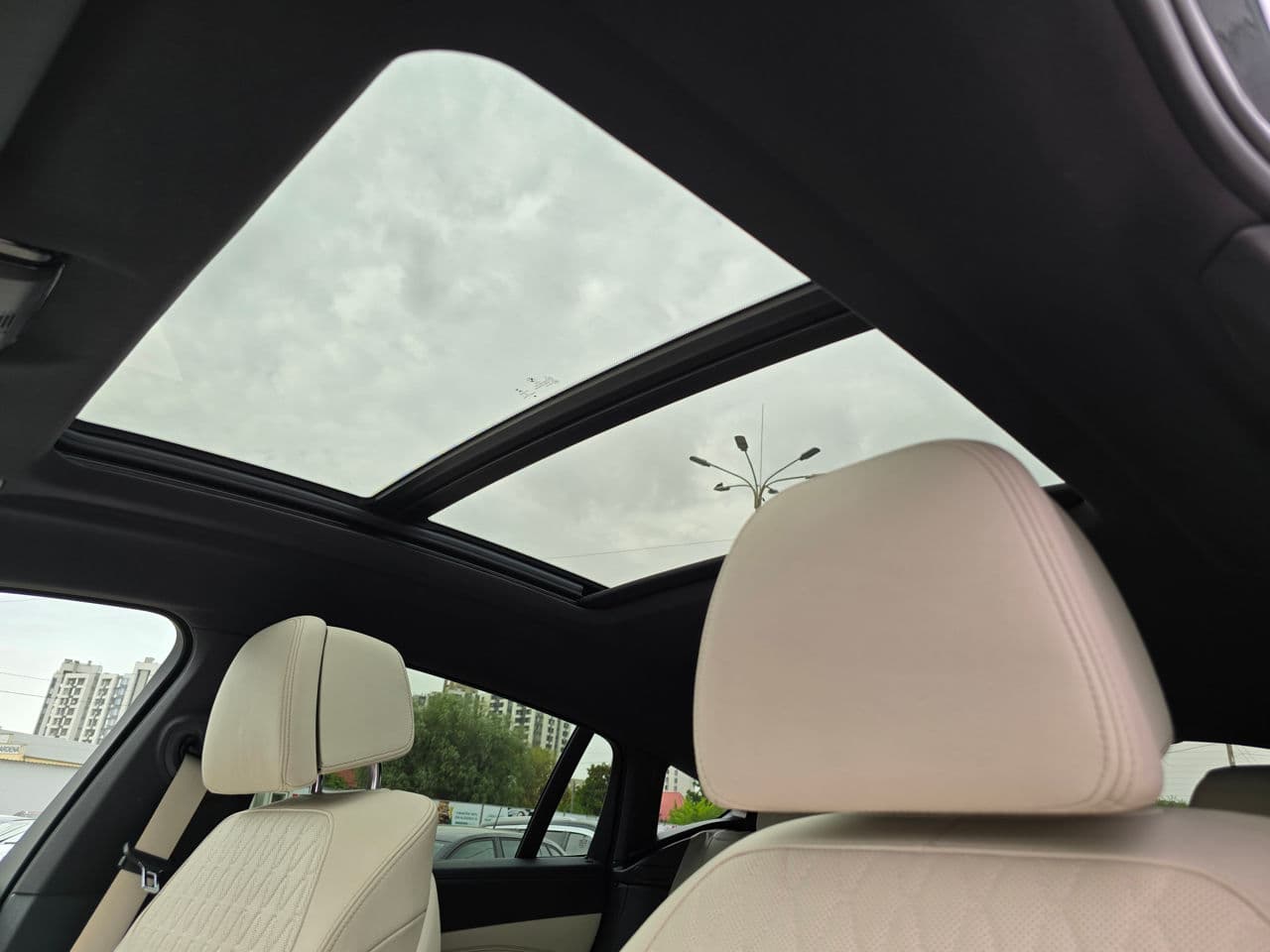 2023 BMW X6 4.0i — Miniatură 29