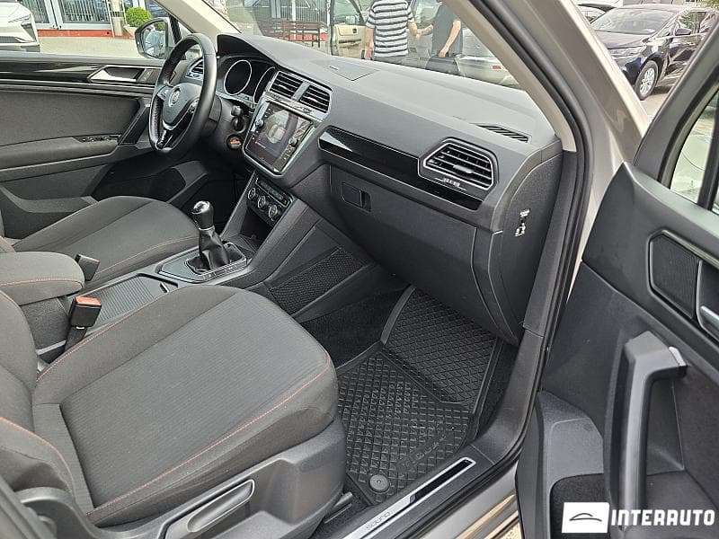 2017 Volkswagen Tiguan — Miniatură 13