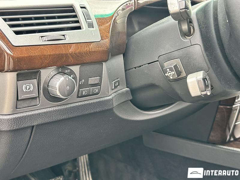2005 BMW 730 — Miniatură 11