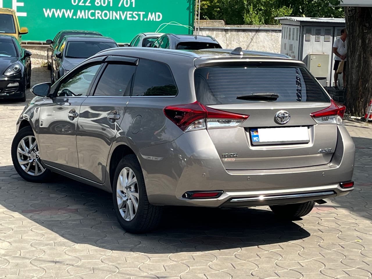 2016 Toyota Auris — Miniatură 4