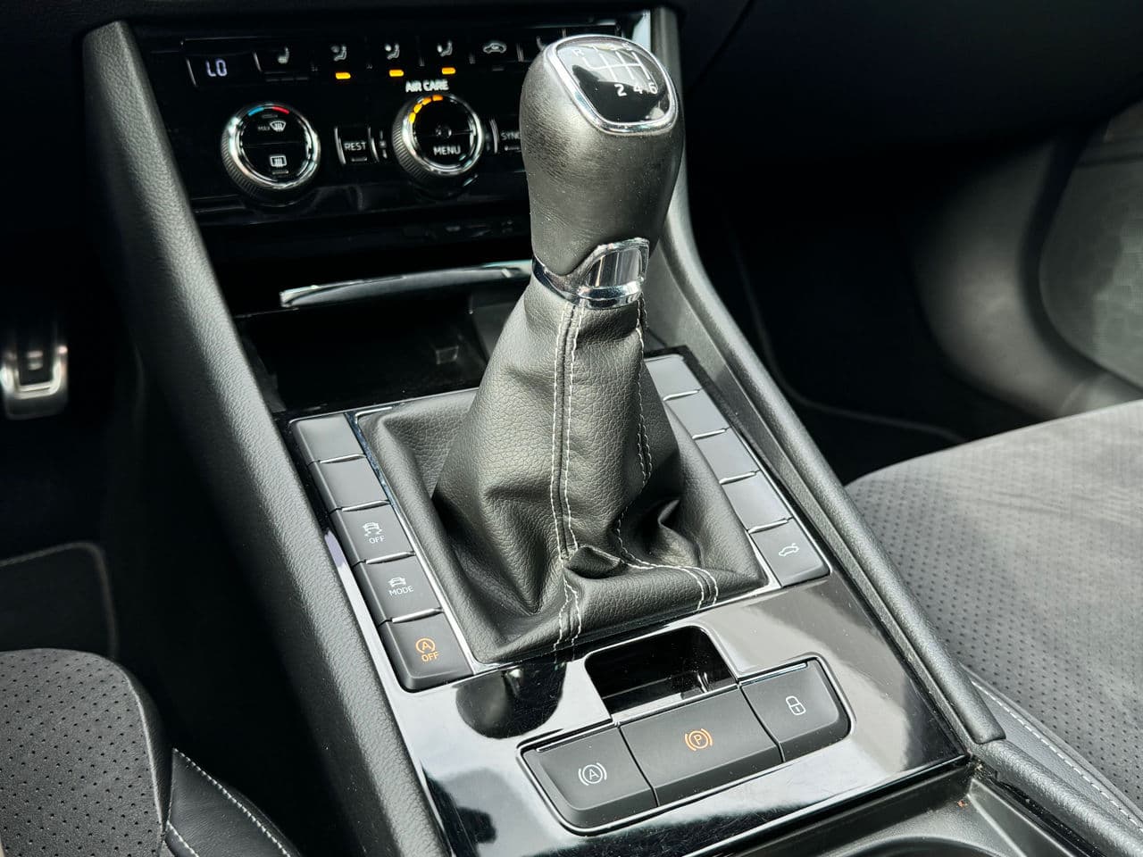 Skoda Superb 2017 — Миниатюра 14