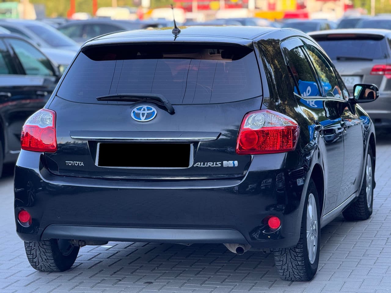 2011 Toyota Auris — Miniatură 4