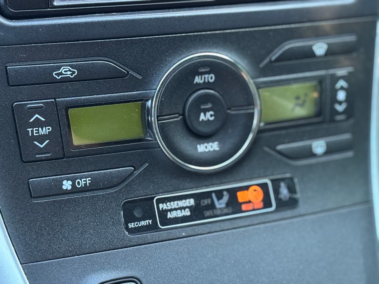 2011 Toyota Auris — Miniatură 13