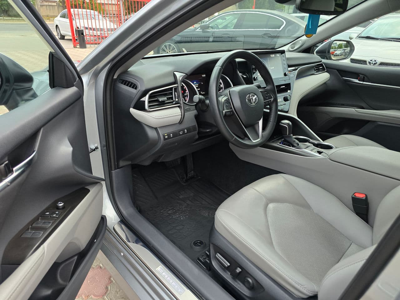 2023 Toyota Camry — Miniatură 7