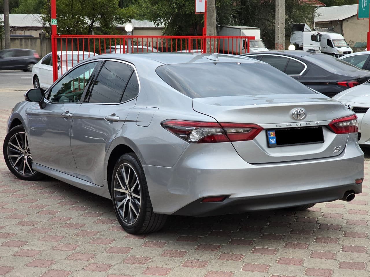 2023 Toyota Camry — Miniatură 3