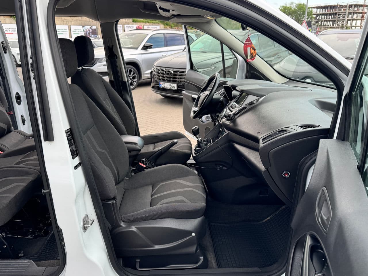 2017 Ford Tourneo Connect — Miniatură 16