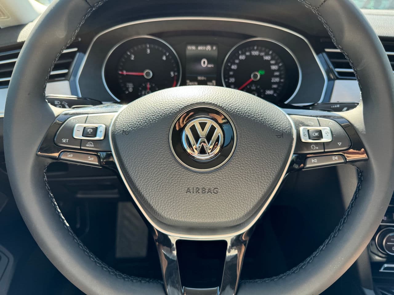 2017 Volkswagen Passat — Miniatură 11
