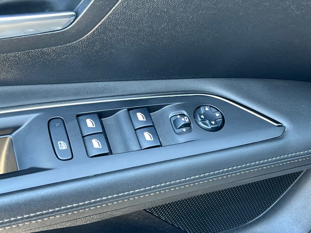 2020 Peugeot 3008 — Miniatură 12