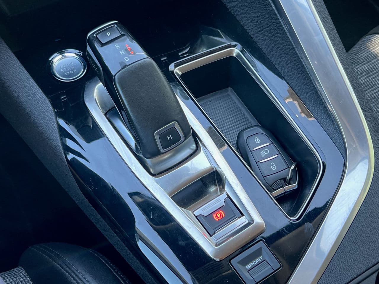 2020 Peugeot 3008 — Miniatură 13