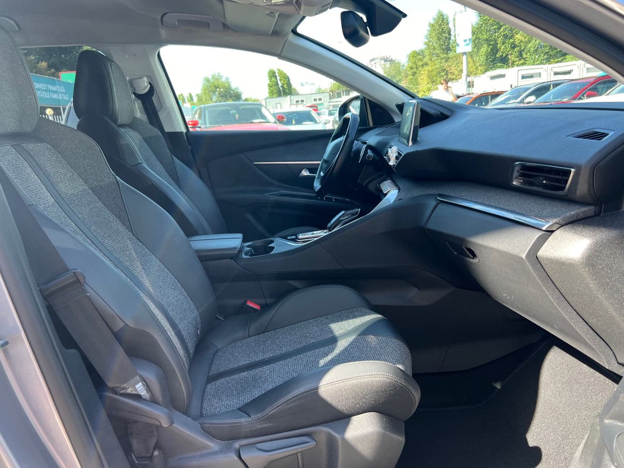 2020 Peugeot 3008 — Miniatură 5