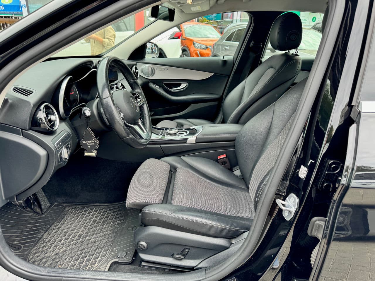 Mercedes C 200 2019 — Миниатюра 6