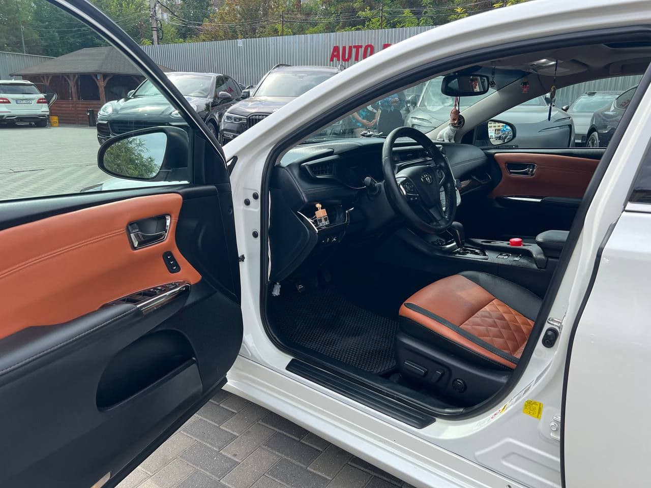2013 Toyota Avalon — Miniatură 7