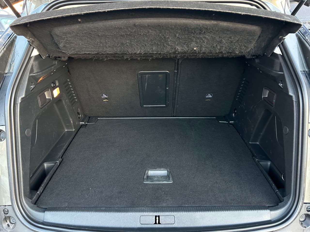 2018 Peugeot 3008 — Miniatură 16