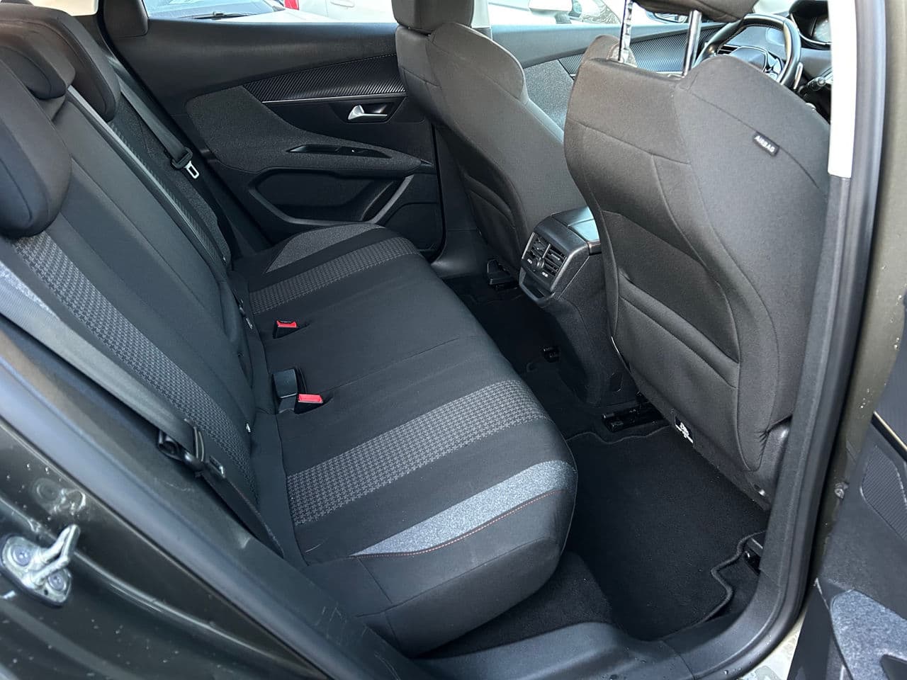 2018 Peugeot 3008 — Miniatură 15