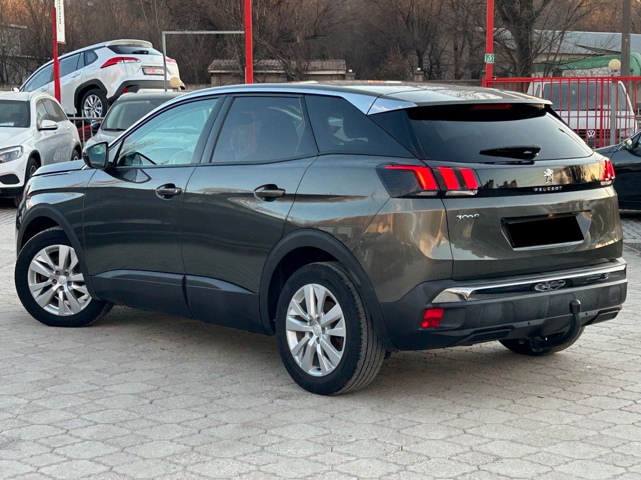 2018 Peugeot 3008 — Miniatură 3