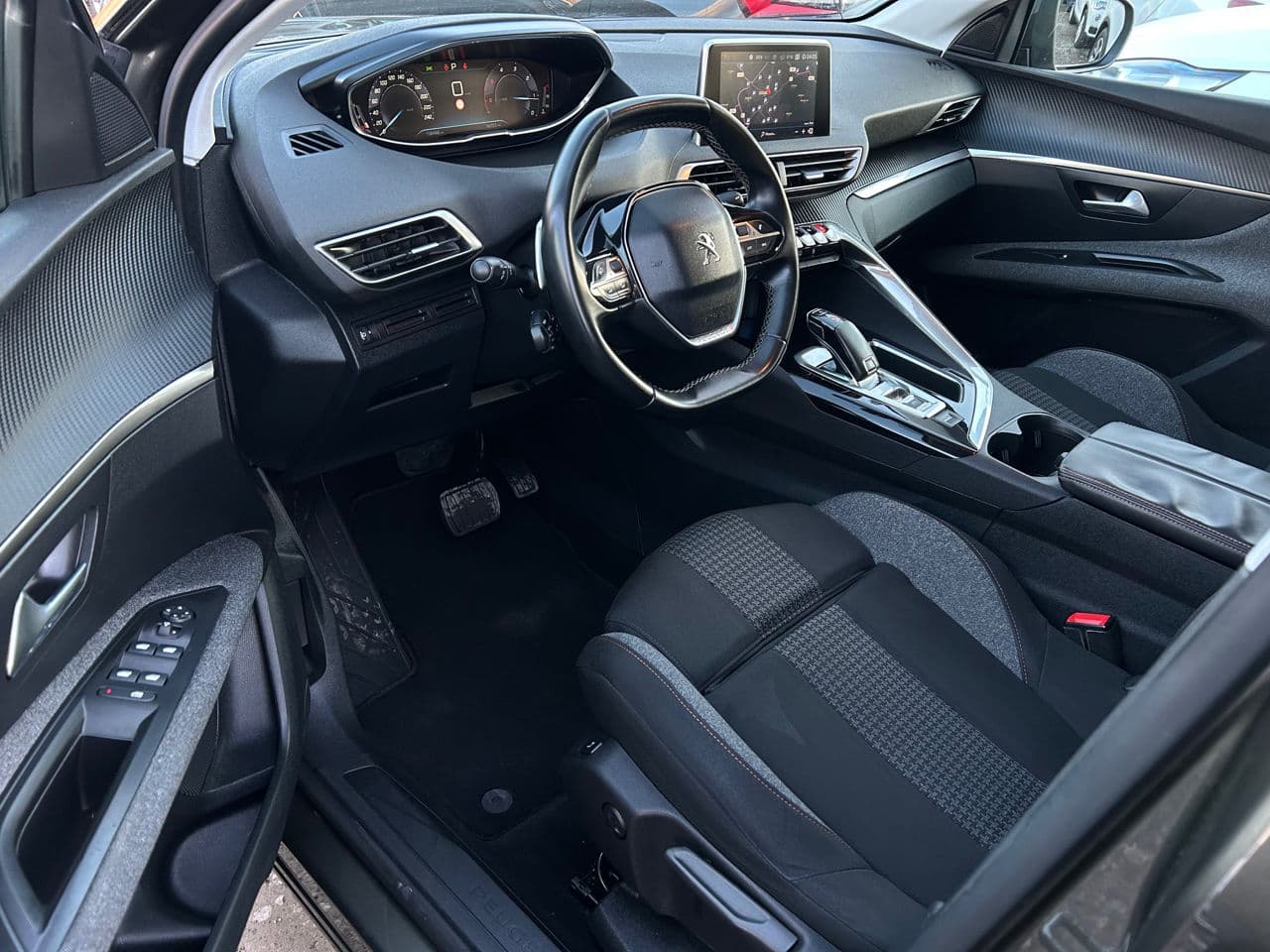 2018 Peugeot 3008 — Miniatură 5