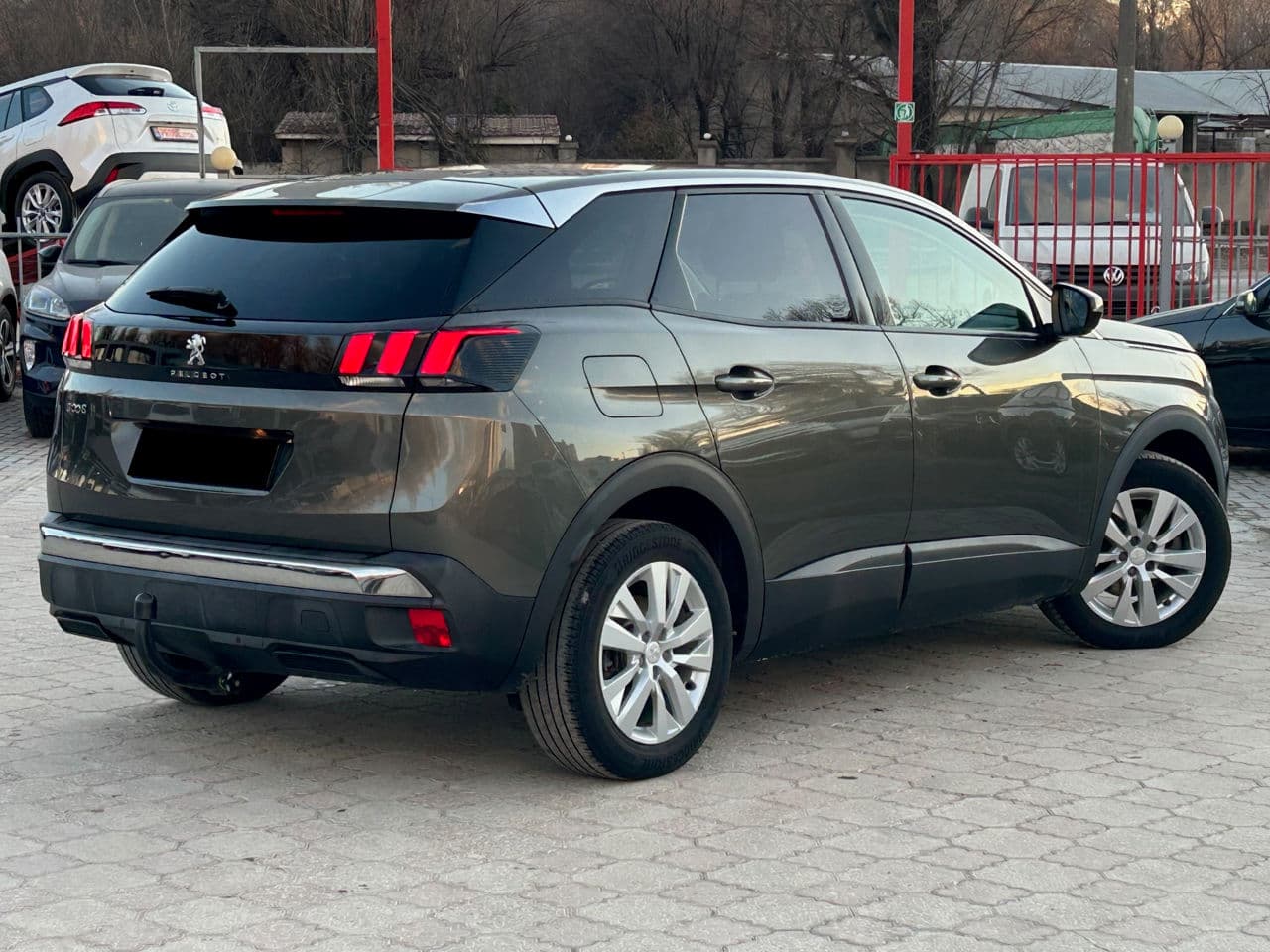 2018 Peugeot 3008 — Miniatură 2
