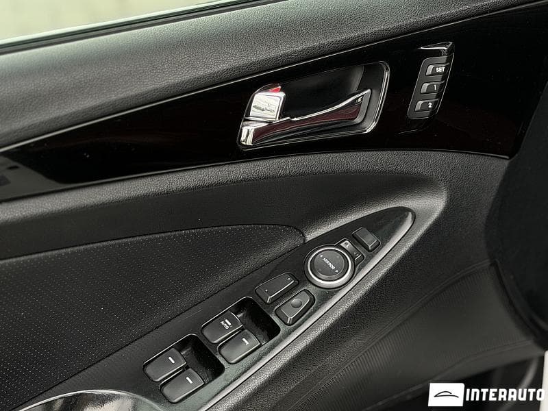 Hyundai Sonata 2011 — Миниатюра 6
