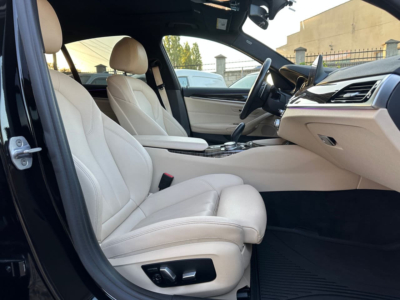 2017 BMW 530e — Miniatură 20