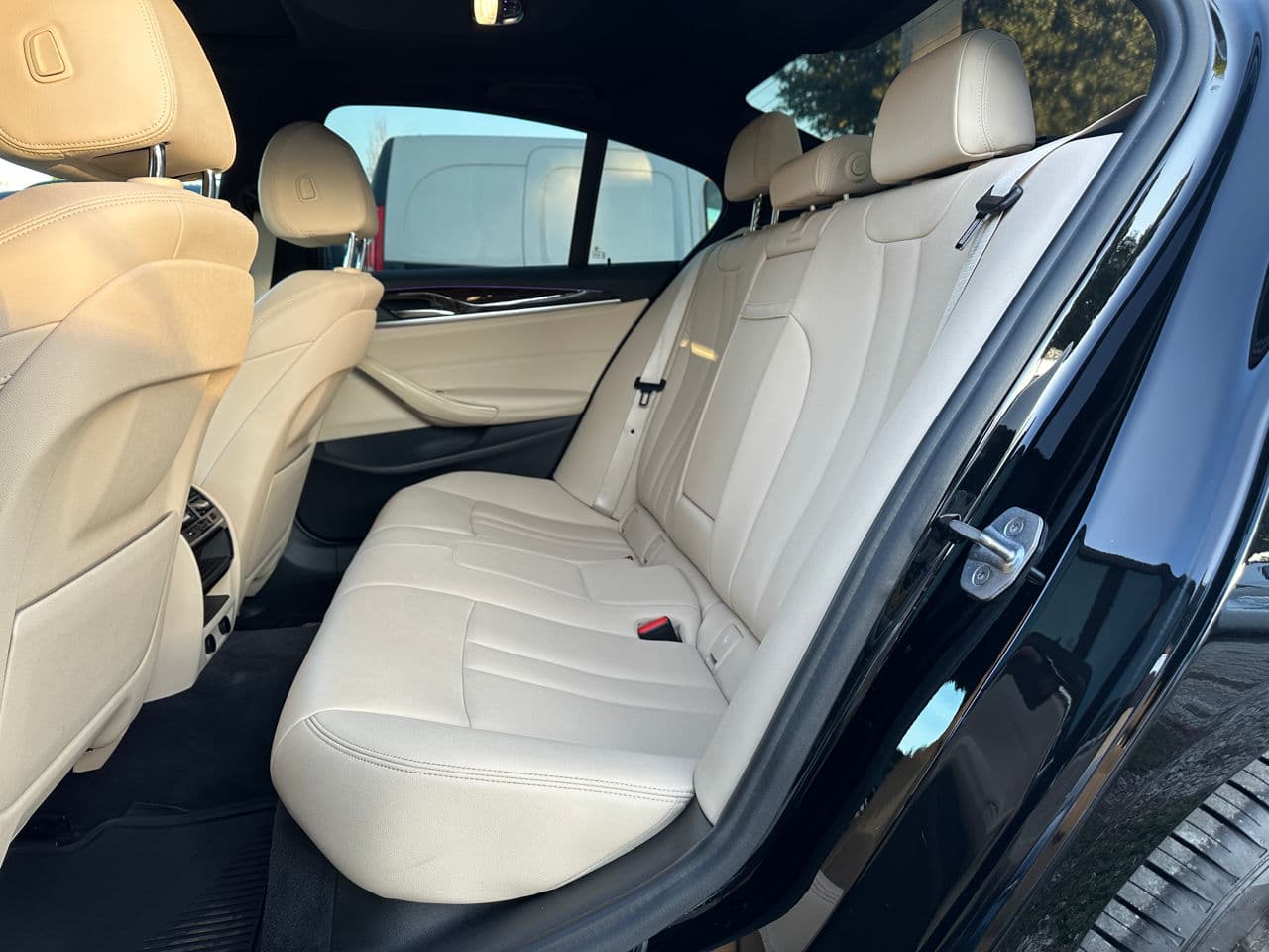 2017 BMW 530e — Miniatură 22