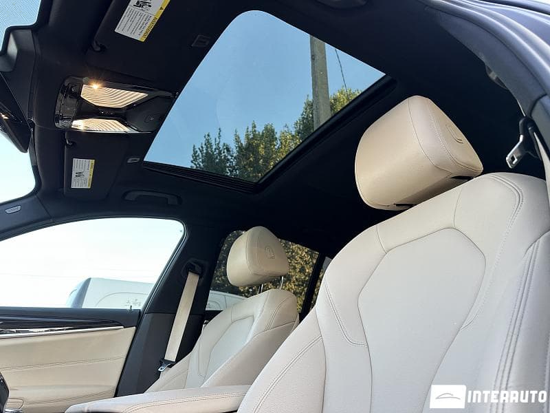 2017 BMW 530e — Miniatură 18