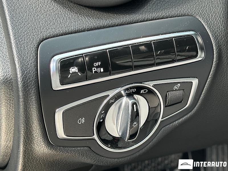 2016 Mercedes C 350e — Miniatură 16