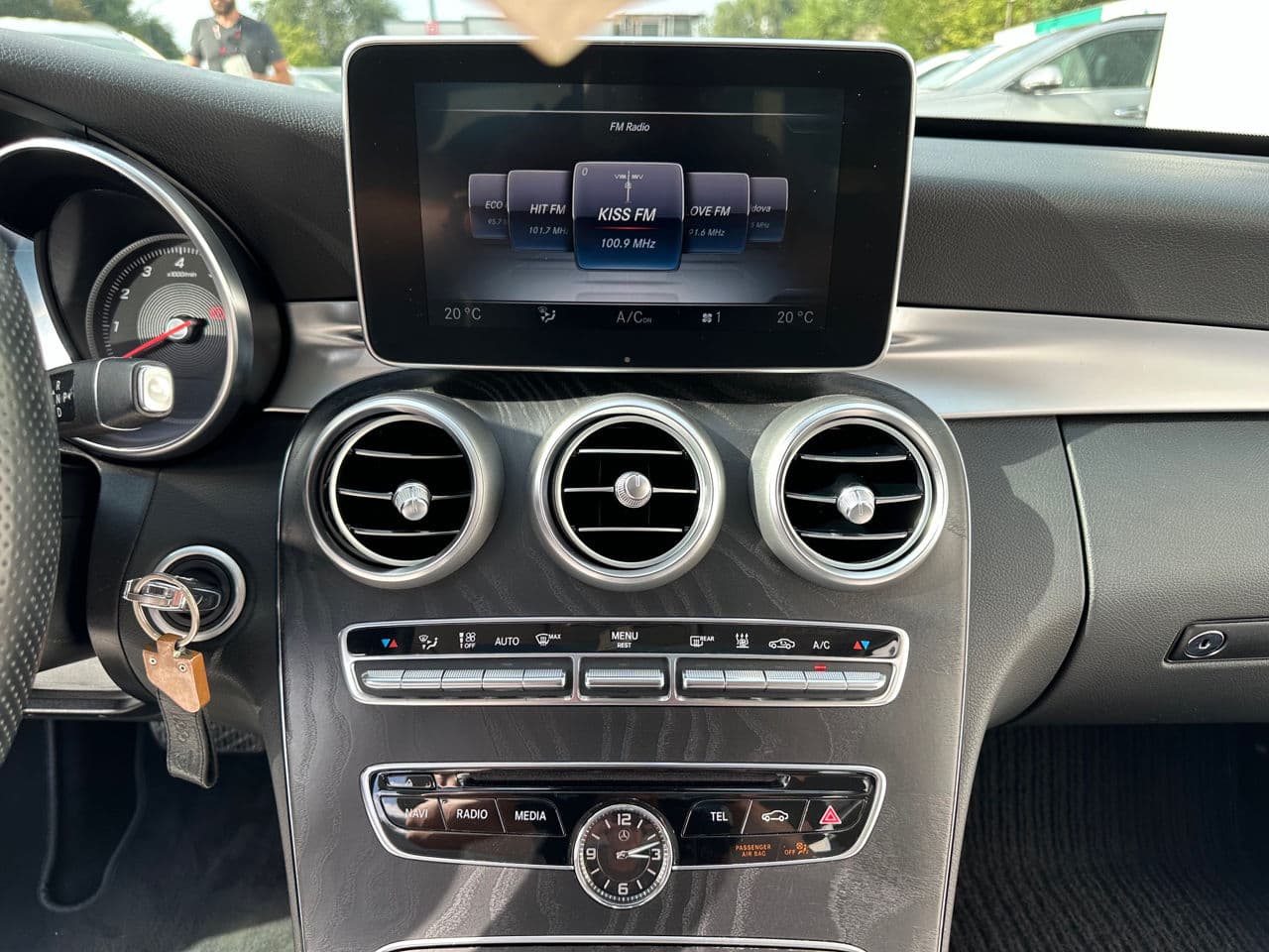 2016 Mercedes C 350e — Miniatură 11