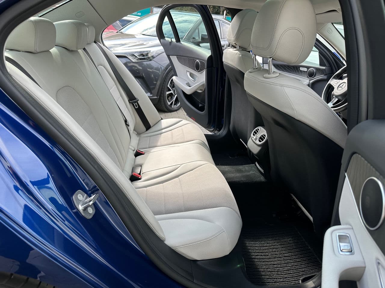 2016 Mercedes C 350e — Miniatură 13